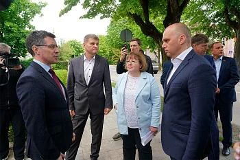 В Правдинске продолжается ремонт медучреждений В Правдинске продолжается ремонт медучреждений